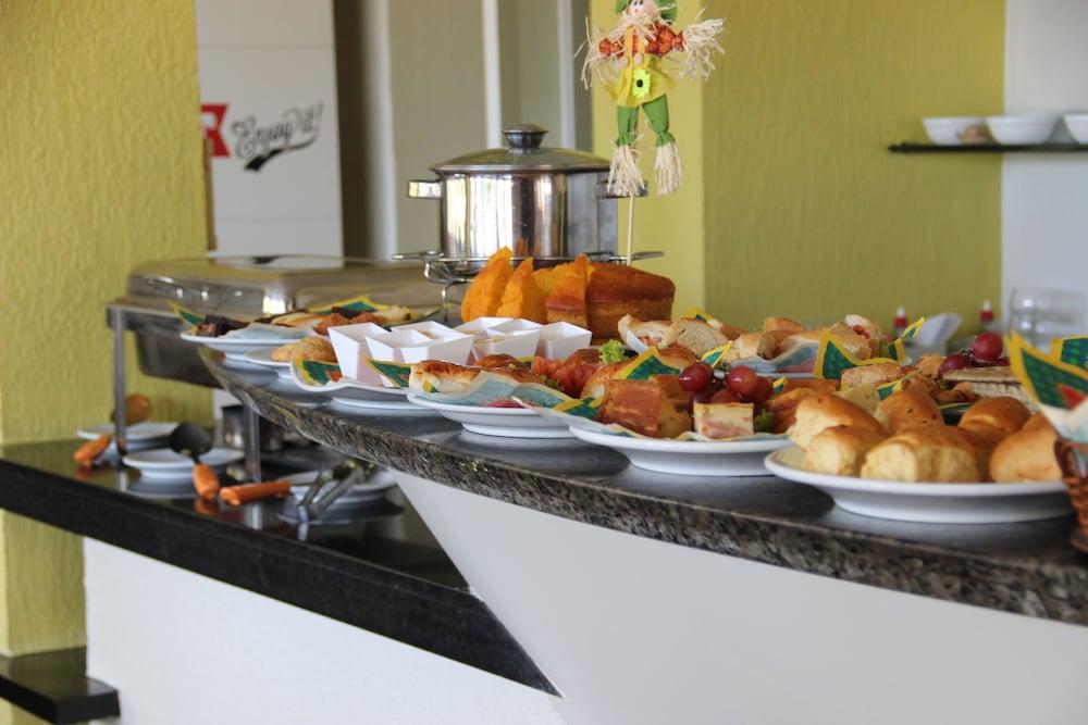 restaurant-cafeteria