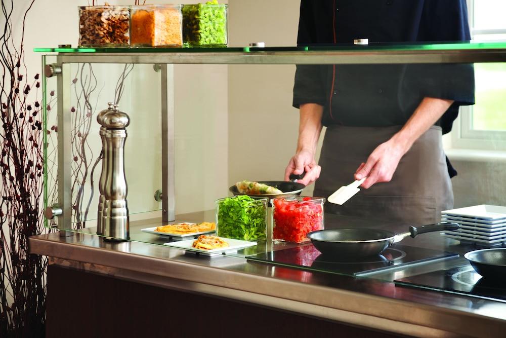 restaurant-cafeteria