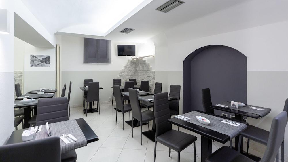 restaurant cafeteria