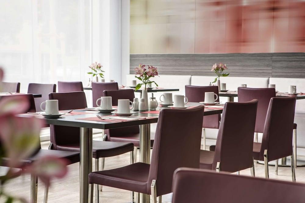 restaurant-cafeteria