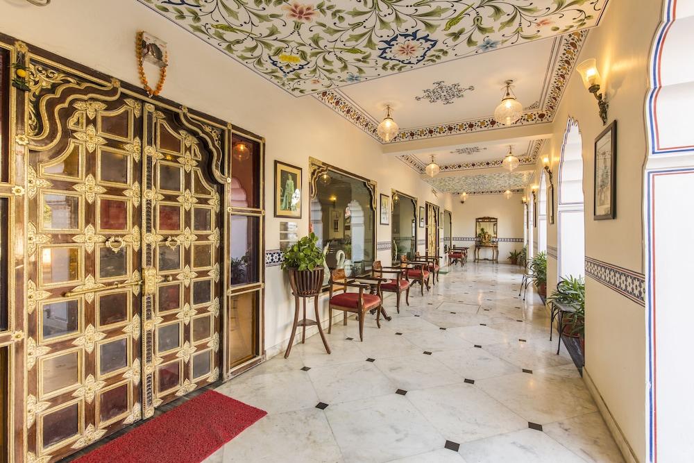 lobby