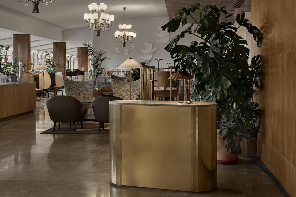 lobby