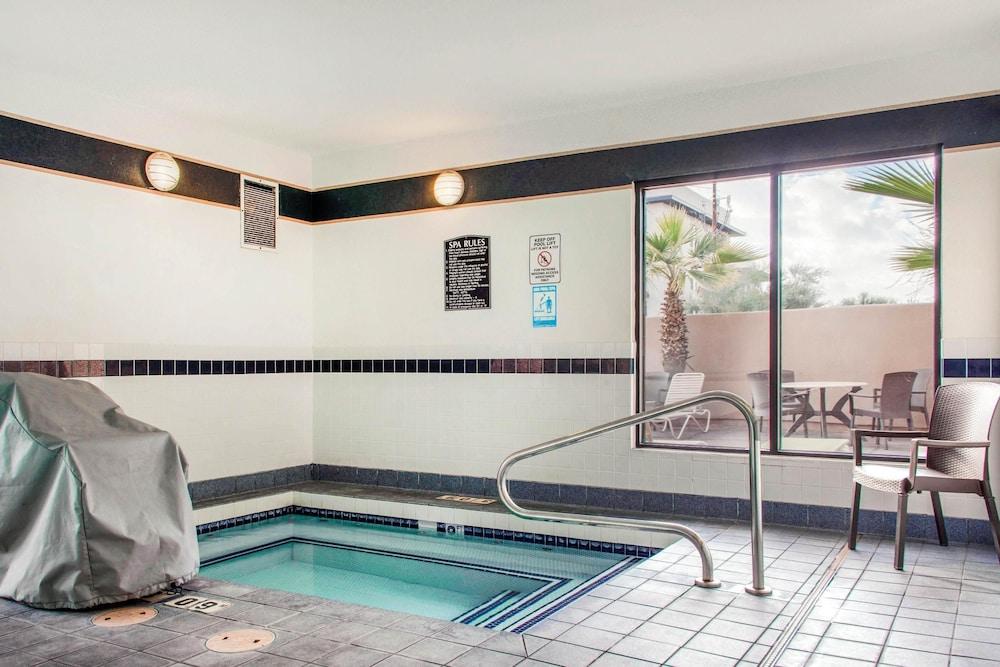 swimming pool spa