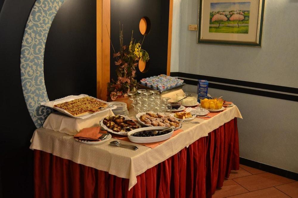 restaurant-cafeteria