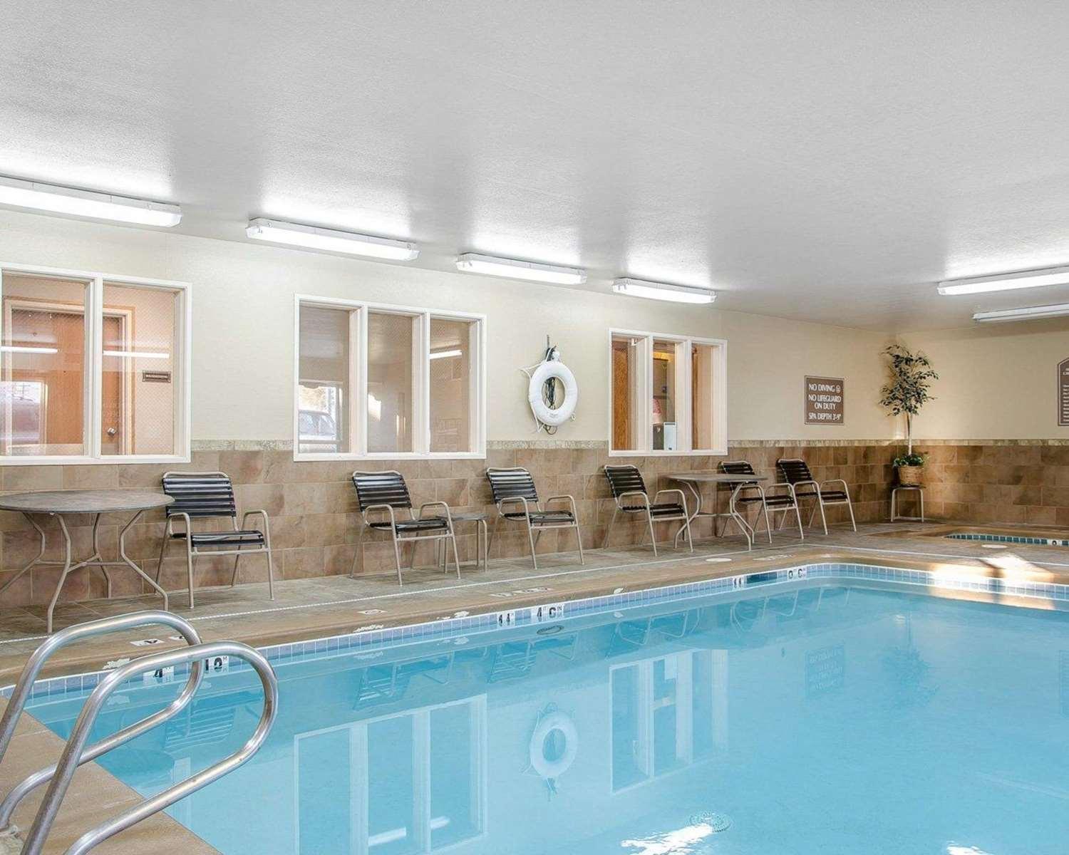 swimming pool spa