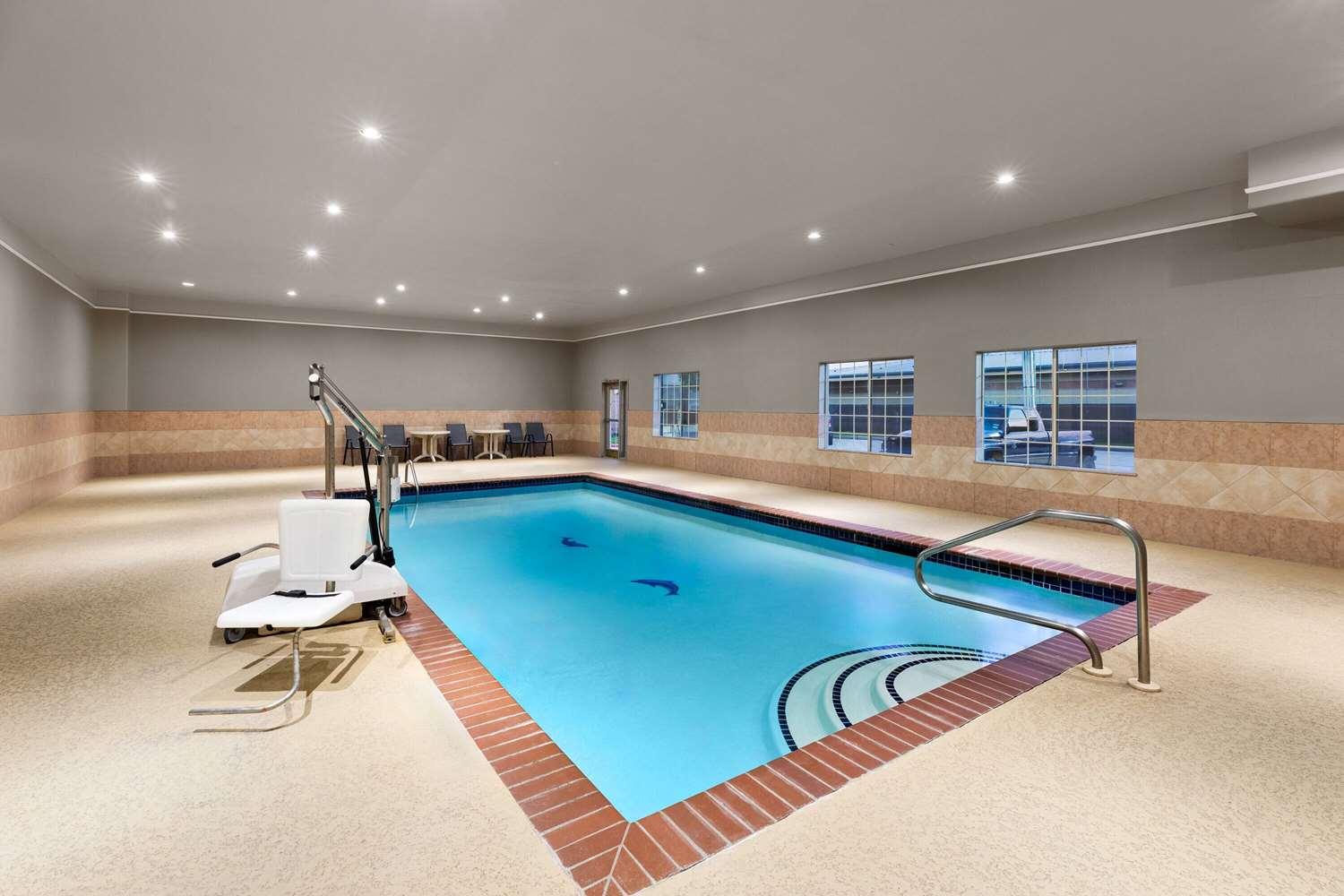swimming pool spa