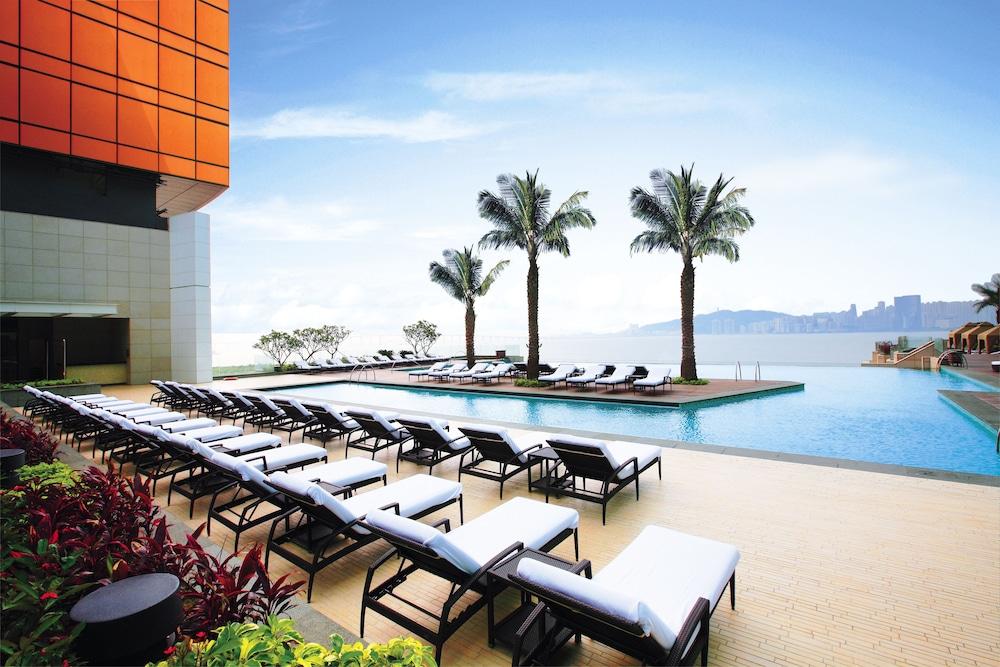 swimming pool spa