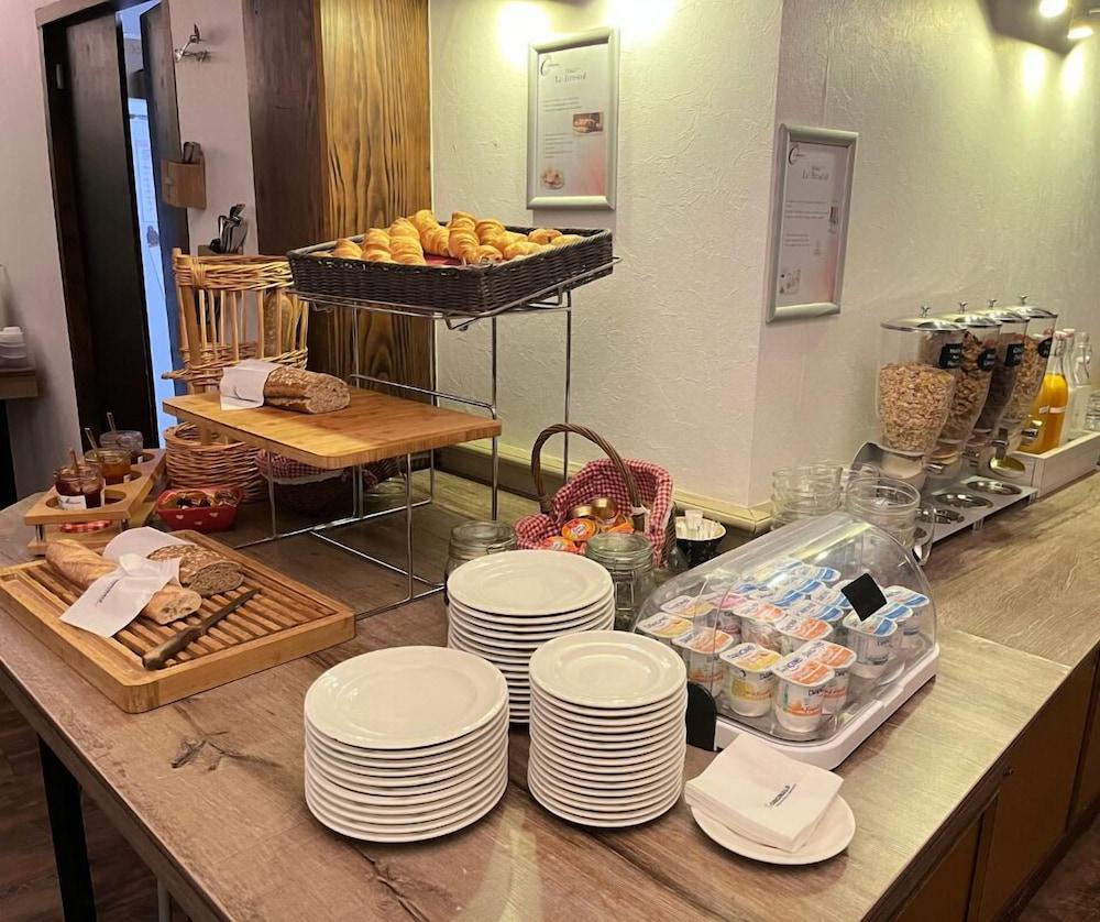 restaurant cafeteria