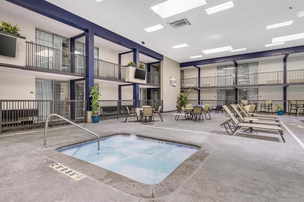 swimming pool spa