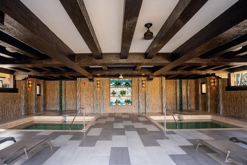 swimming pool spa