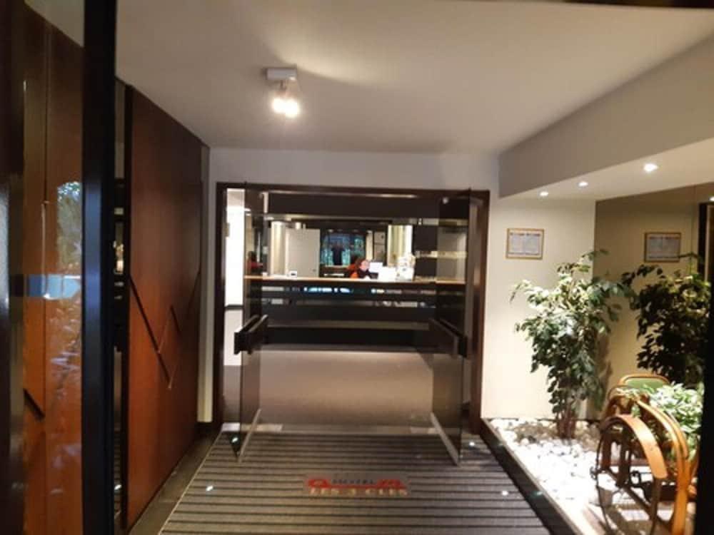 lobby