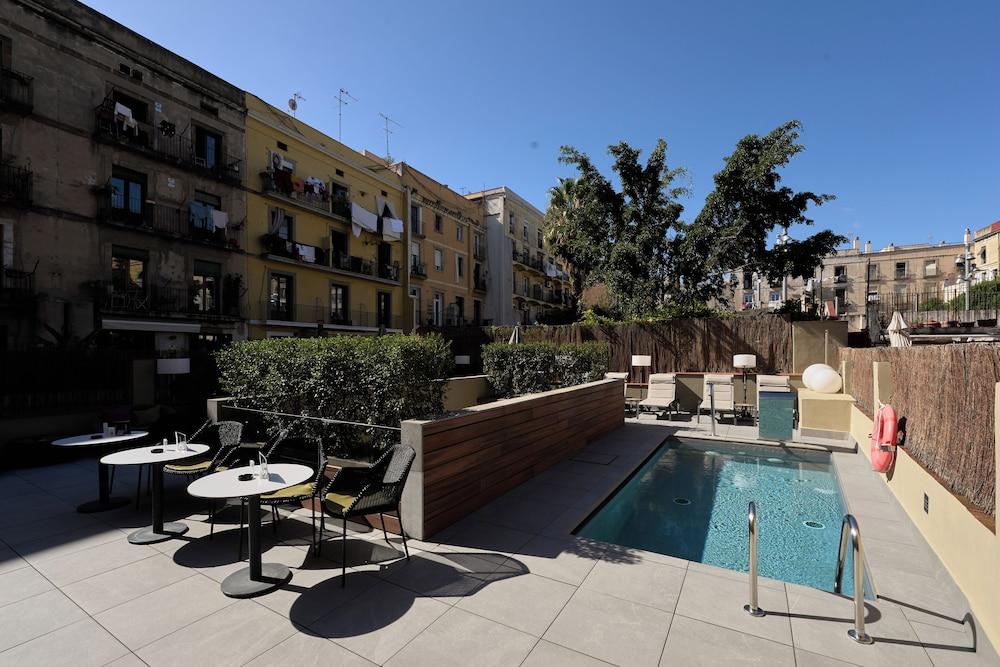swimming pool spa