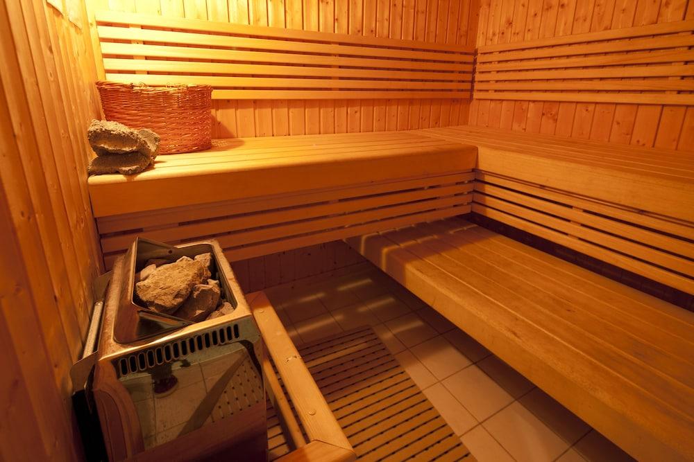 swimming pool spa