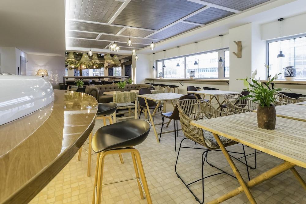 restaurant-cafeteria