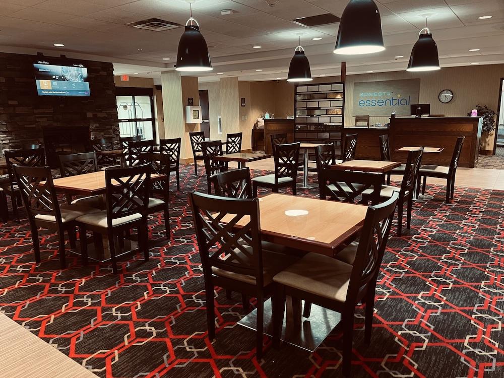 restaurant cafeteria