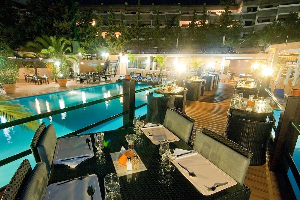 restaurant cafeteria