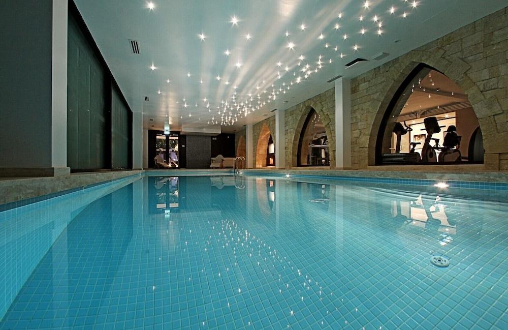 swimming pool spa