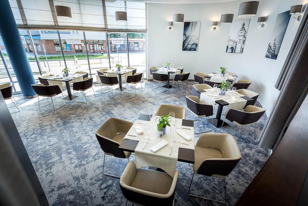restaurant-cafeteria