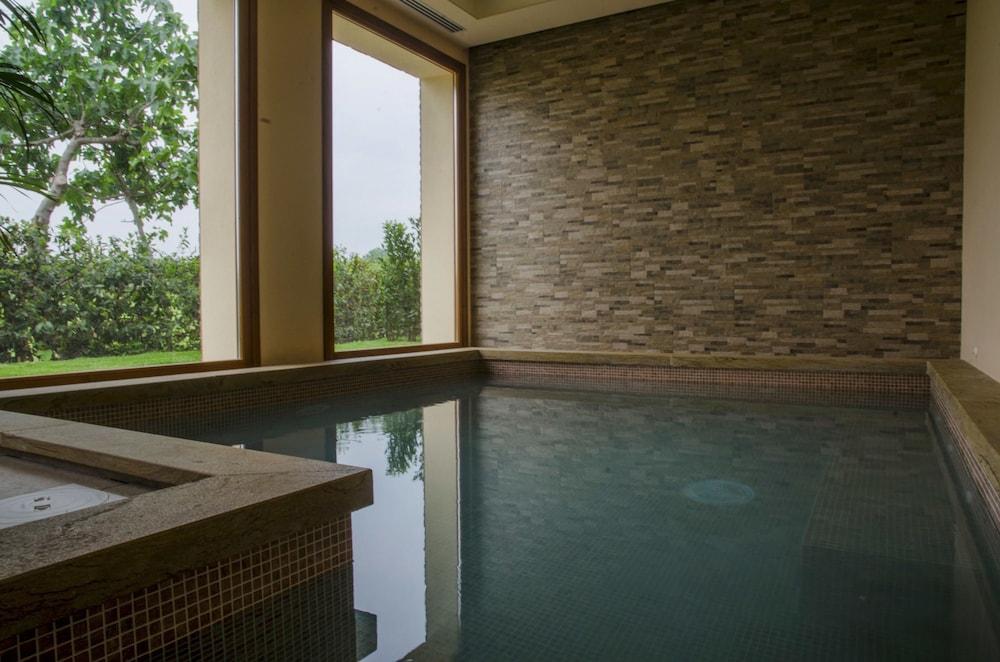 swimming pool spa
