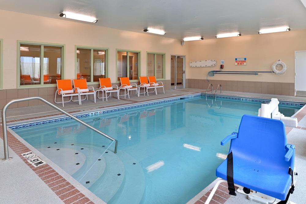 swimming pool spa