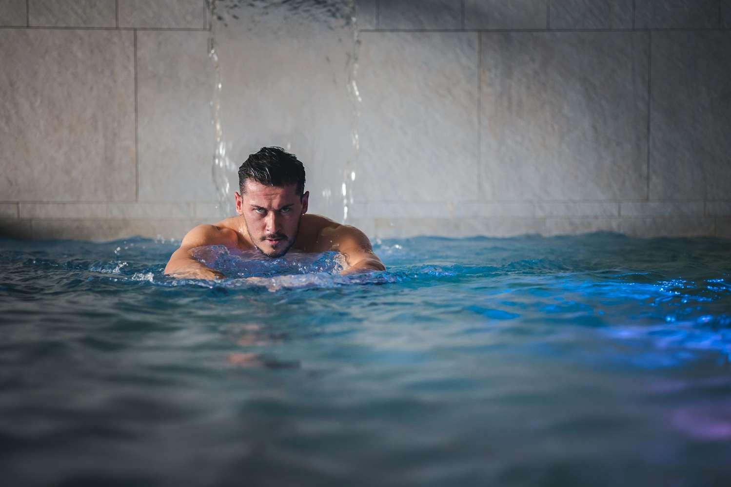 swimming pool spa