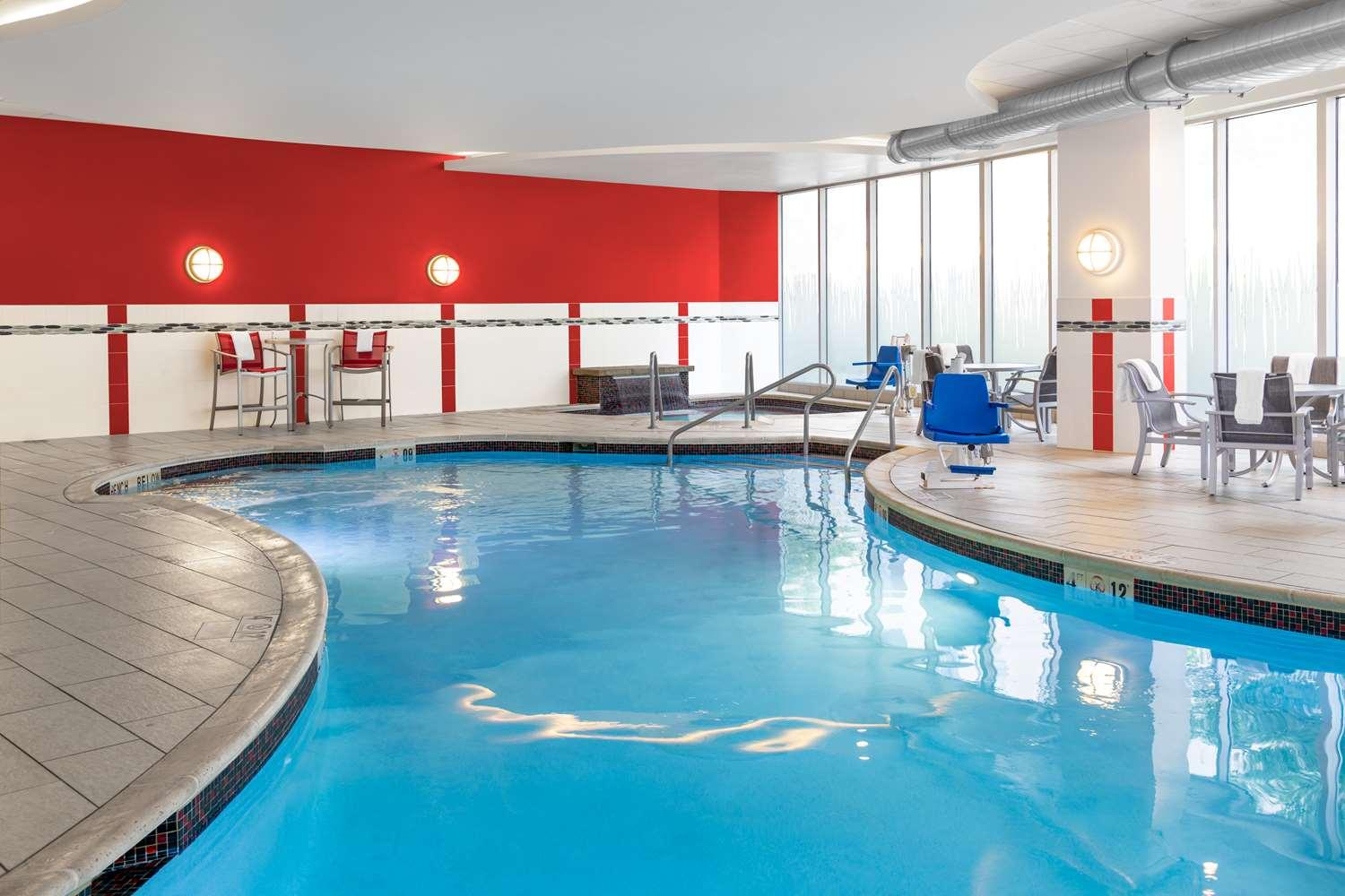 swimming pool spa