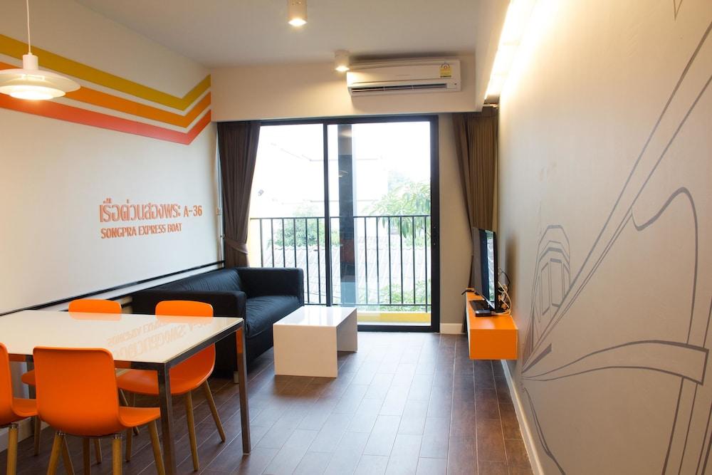 lounge
