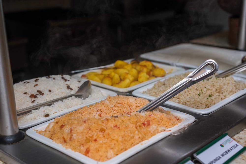 restaurant-cafeteria