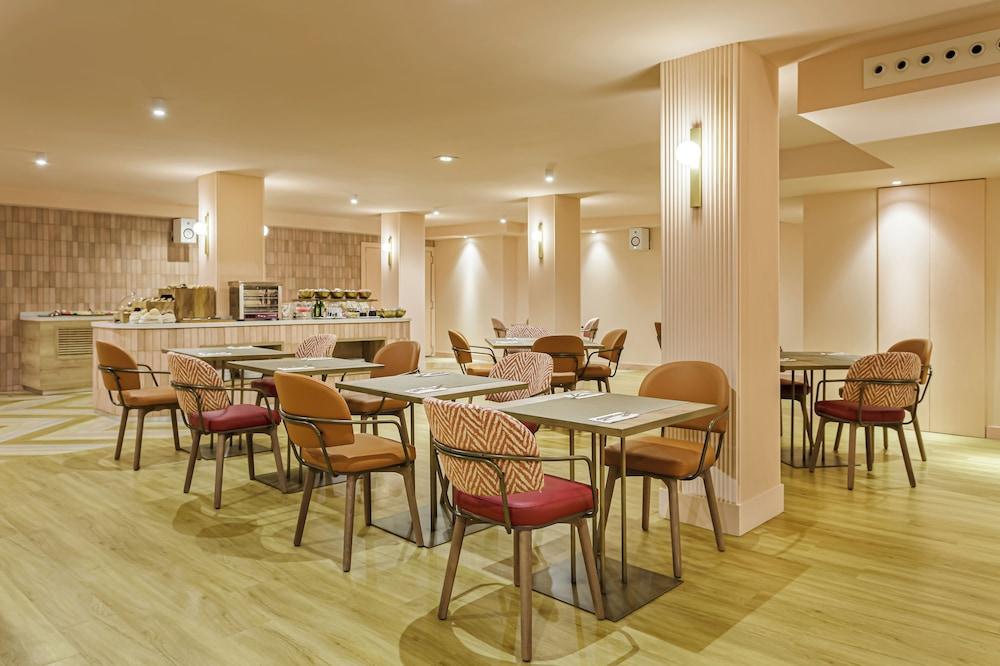 restaurant cafeteria