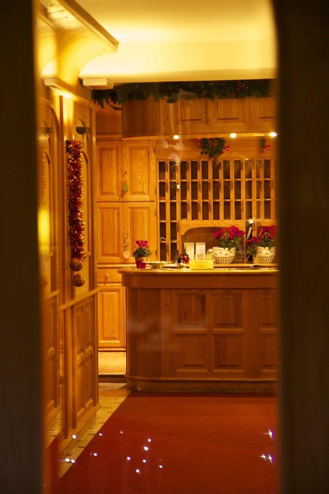 lobby