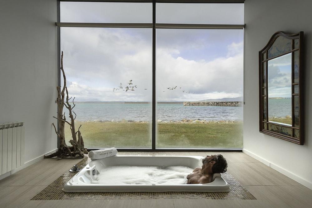swimming pool spa