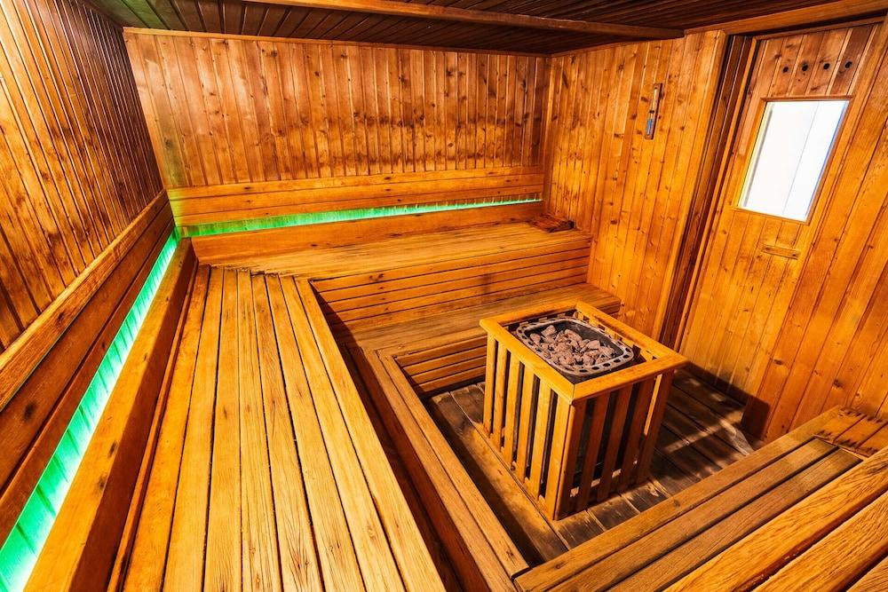 swimming pool spa