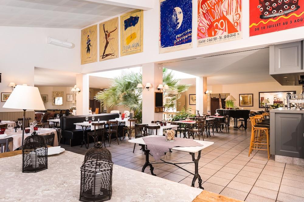 restaurant-cafeteria