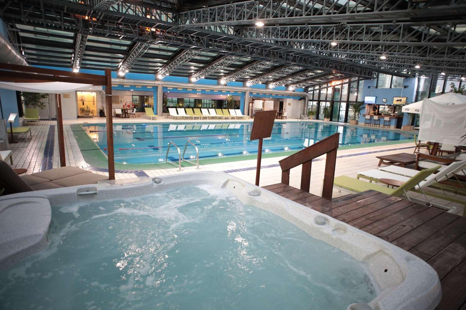 swimming pool spa