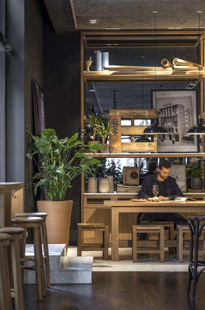 restaurant cafeteria