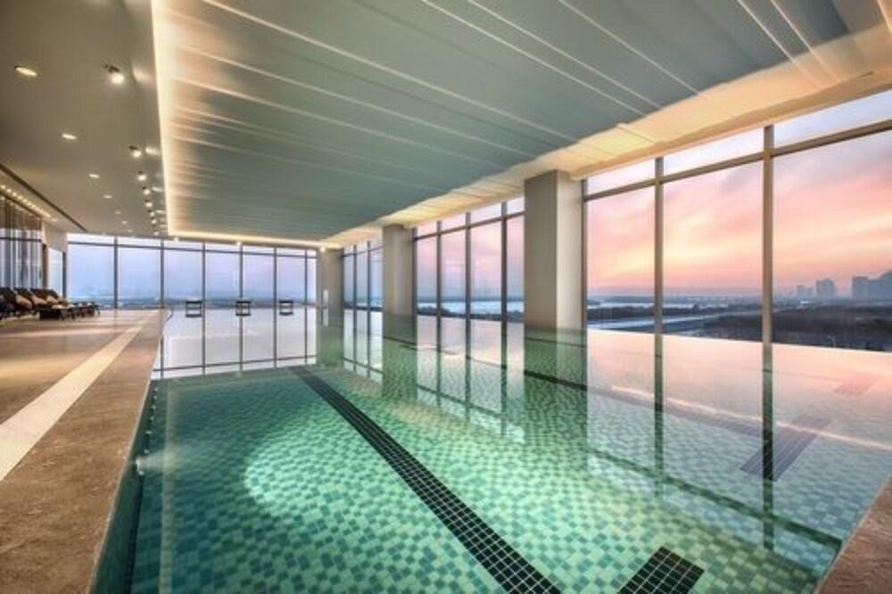 swimming pool spa