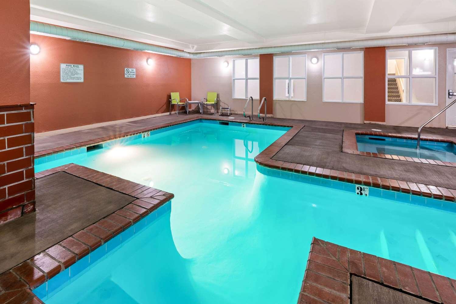swimming pool spa