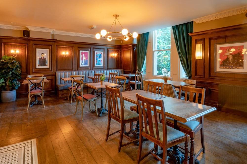 restaurant cafeteria