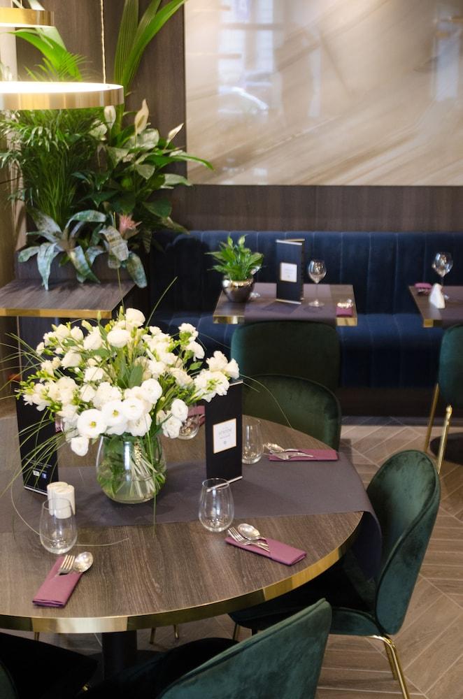 restaurant cafeteria