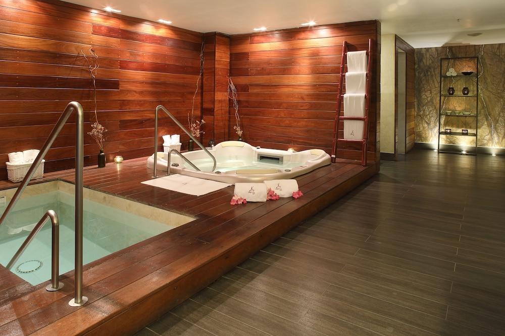 swimming pool spa
