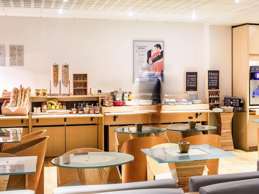 restaurant cafeteria
