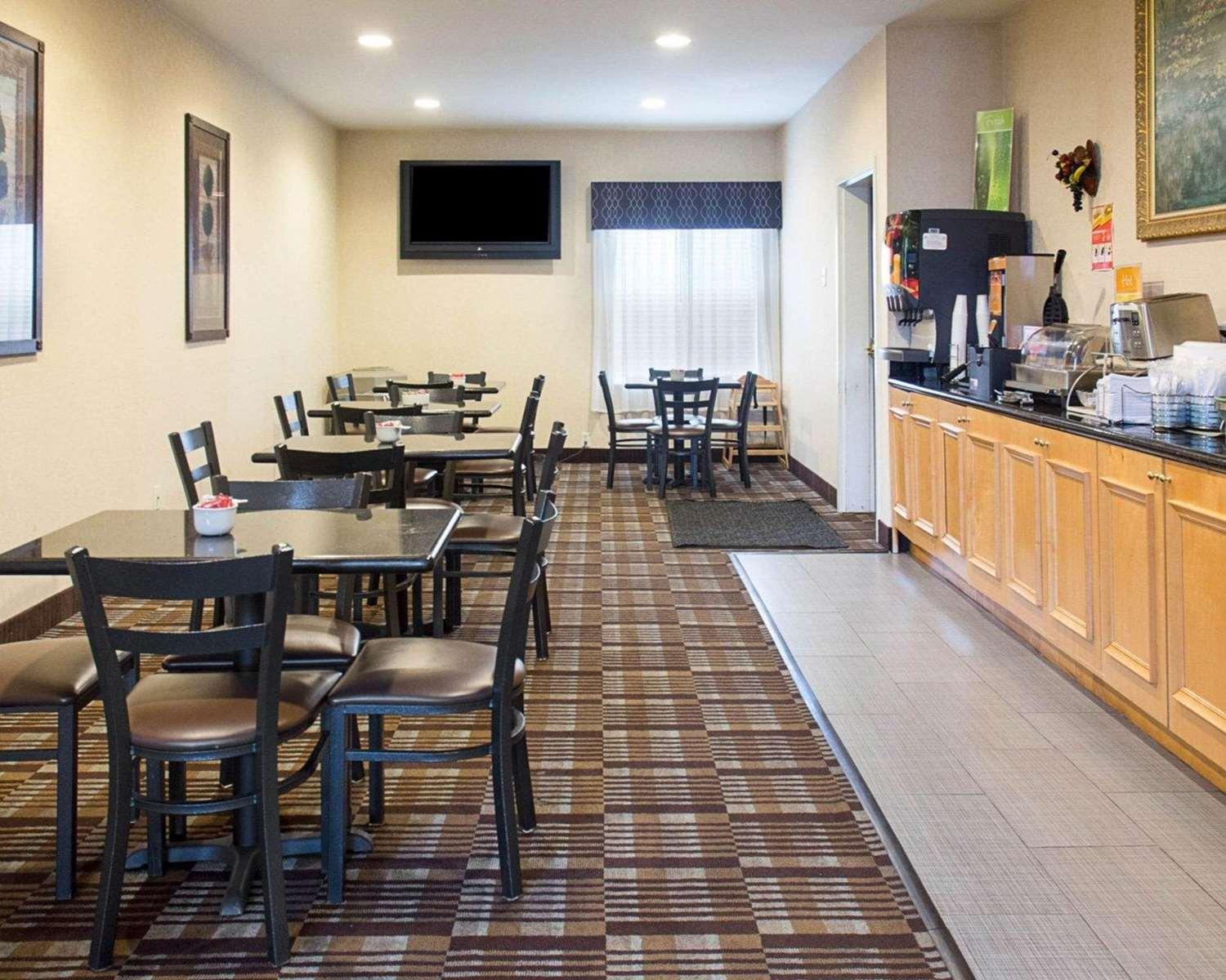 restaurant cafeteria