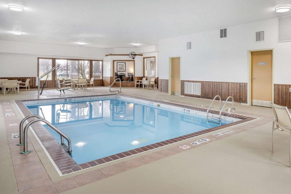 swimming pool spa