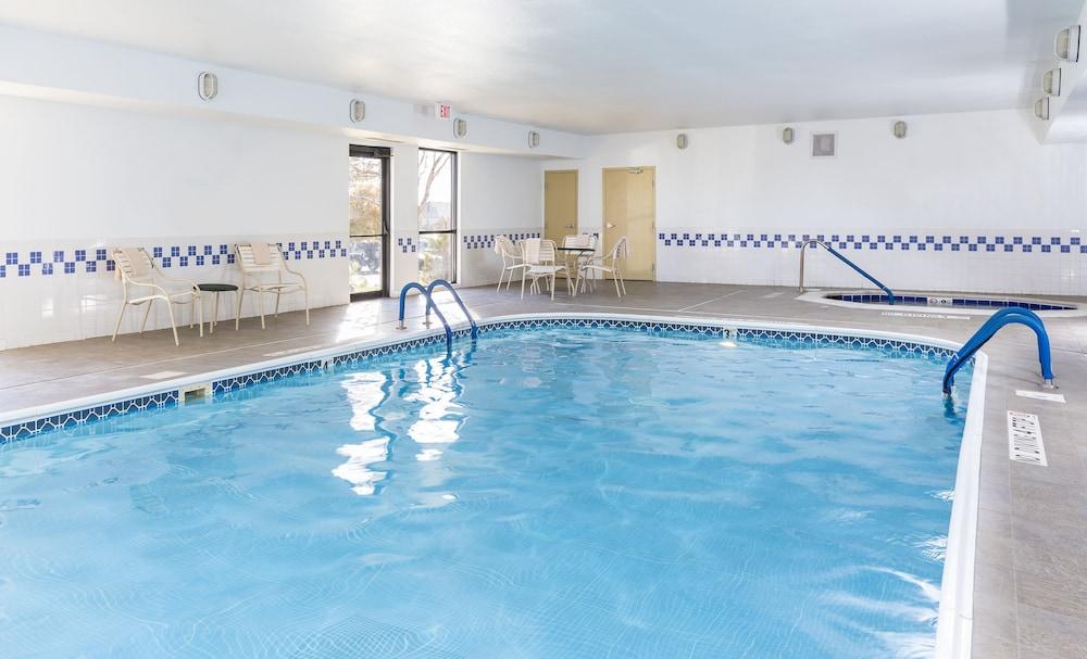swimming pool spa