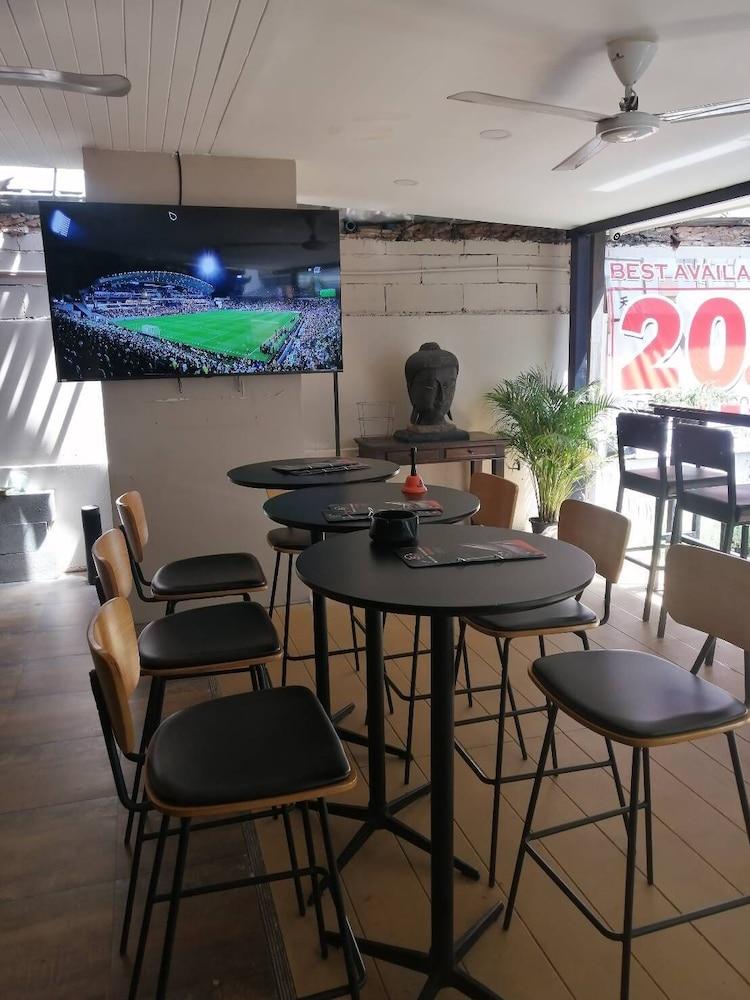 restaurant cafeteria