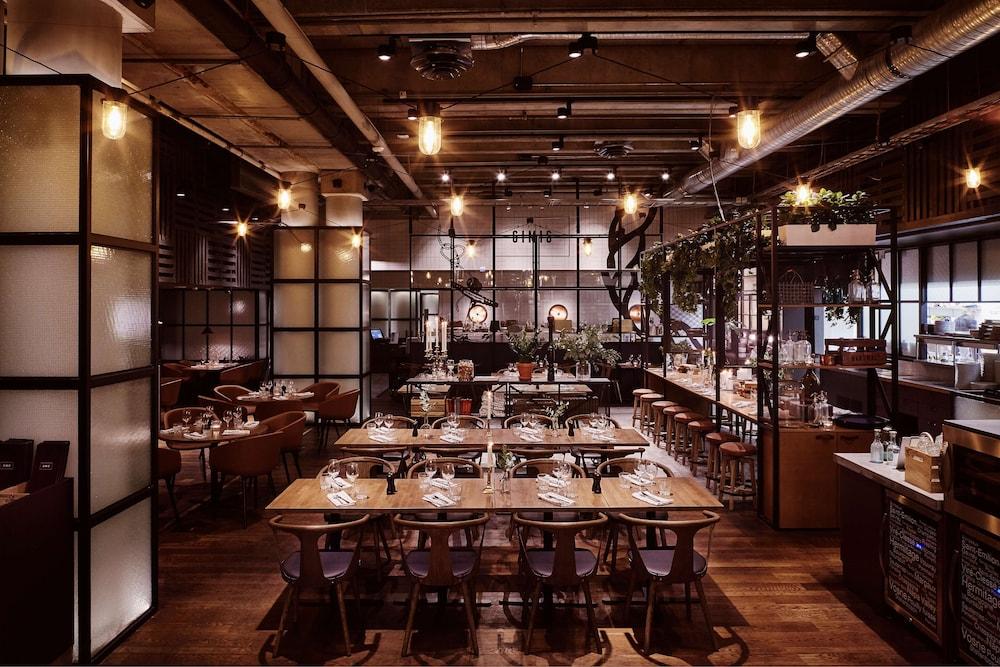 restaurant cafeteria
