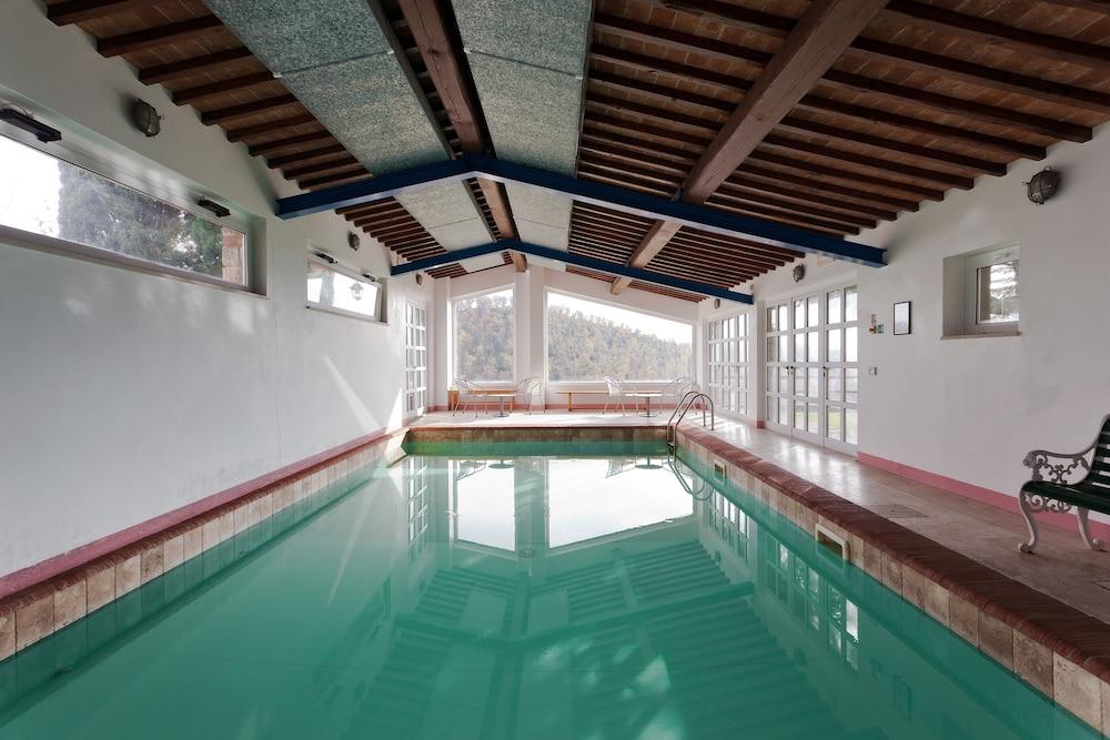 swimming pool spa