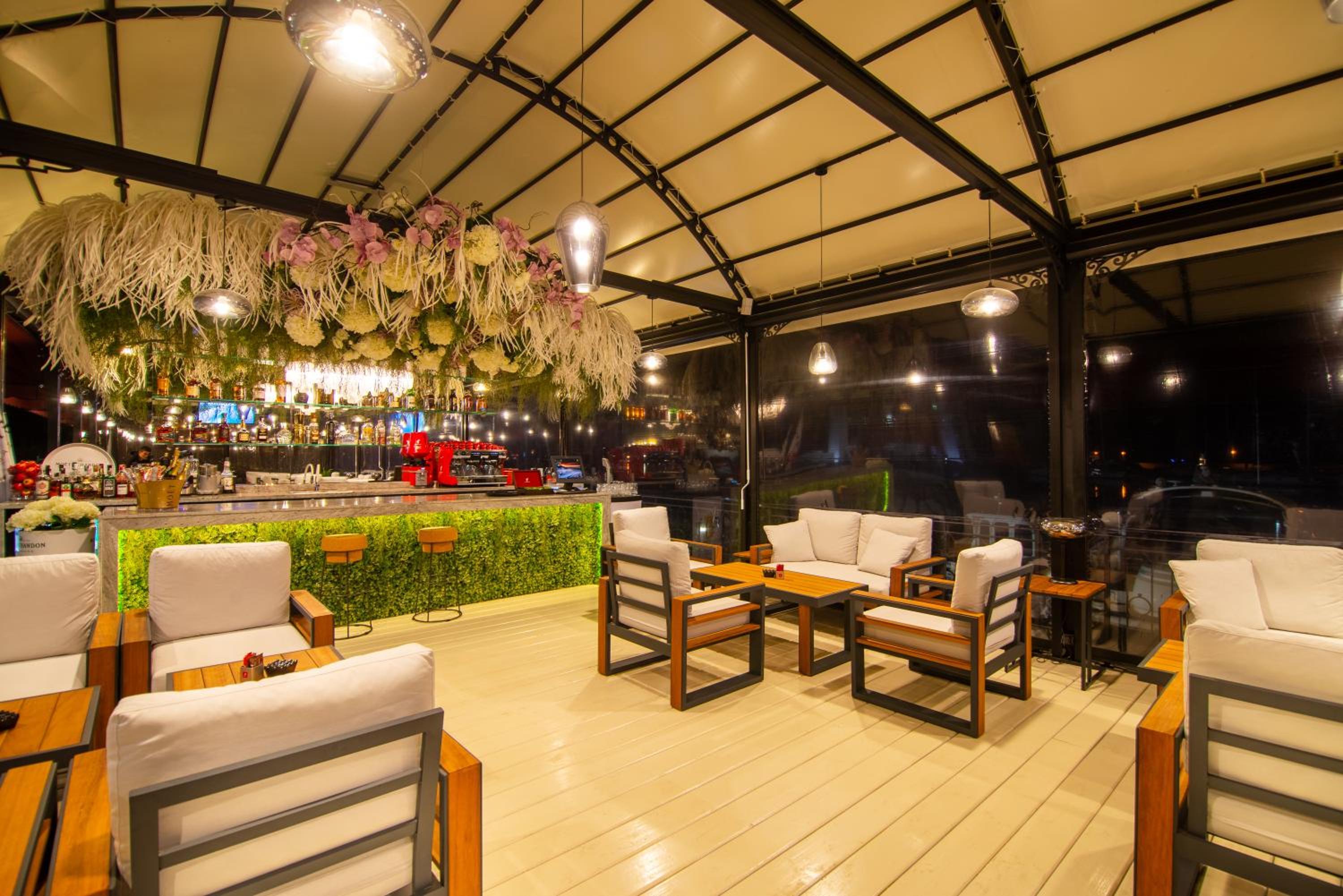 restaurant cafeteria