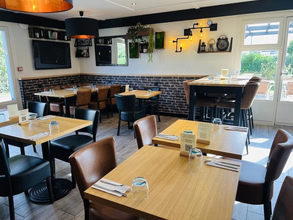 restaurant cafeteria