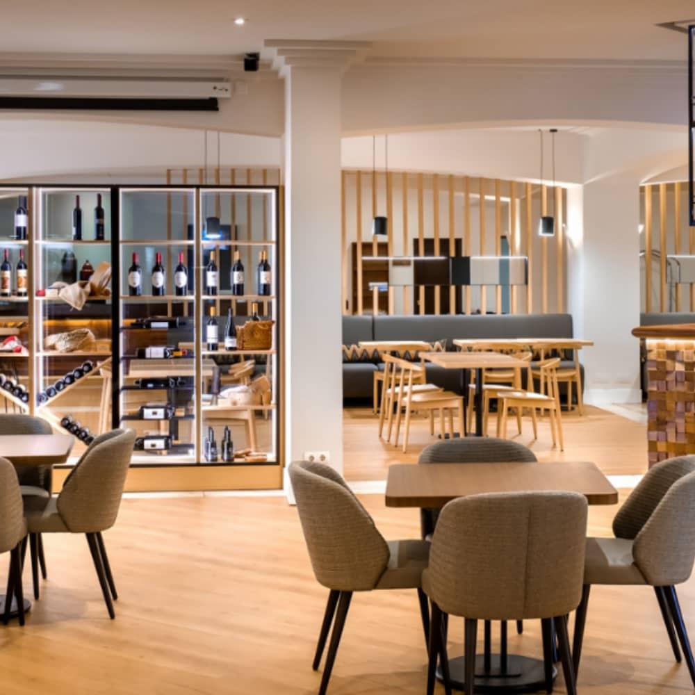 restaurant-cafeteria